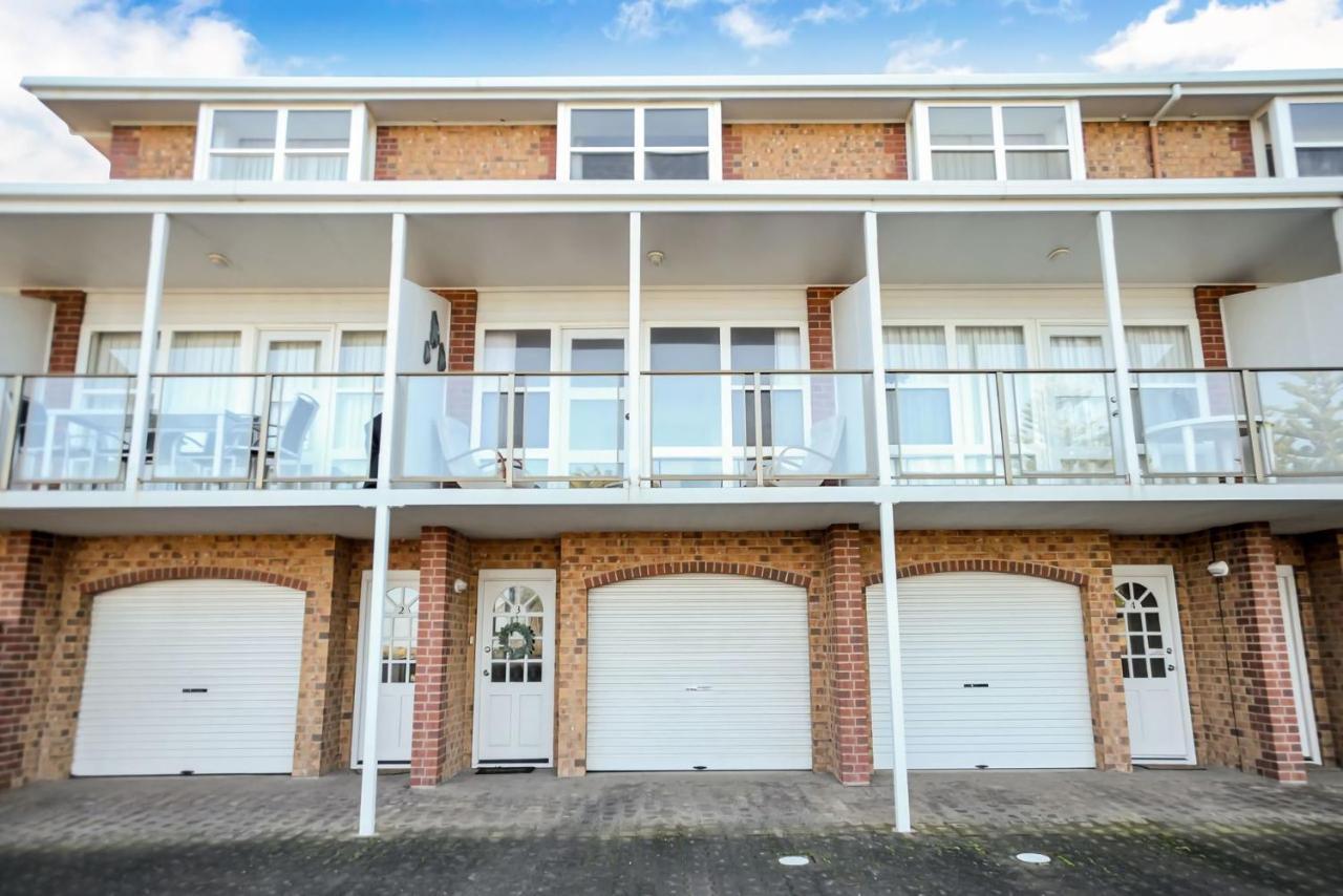 Beautiful Beach Front Townhouse Victor Harbor Esterno foto