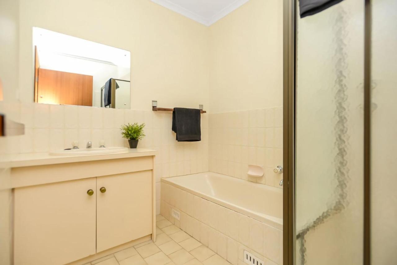 Beautiful Beach Front Townhouse Victor Harbor Esterno foto