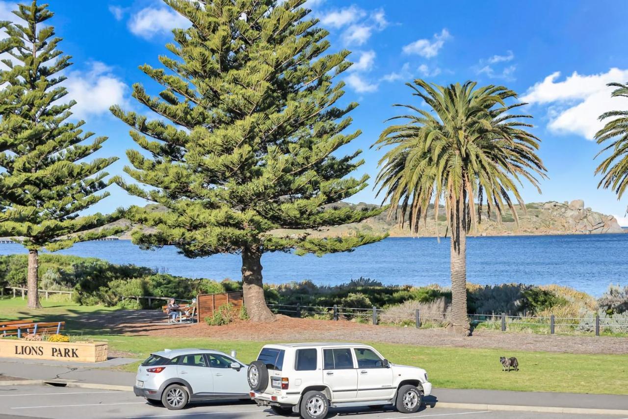 Beautiful Beach Front Townhouse Victor Harbor Esterno foto
