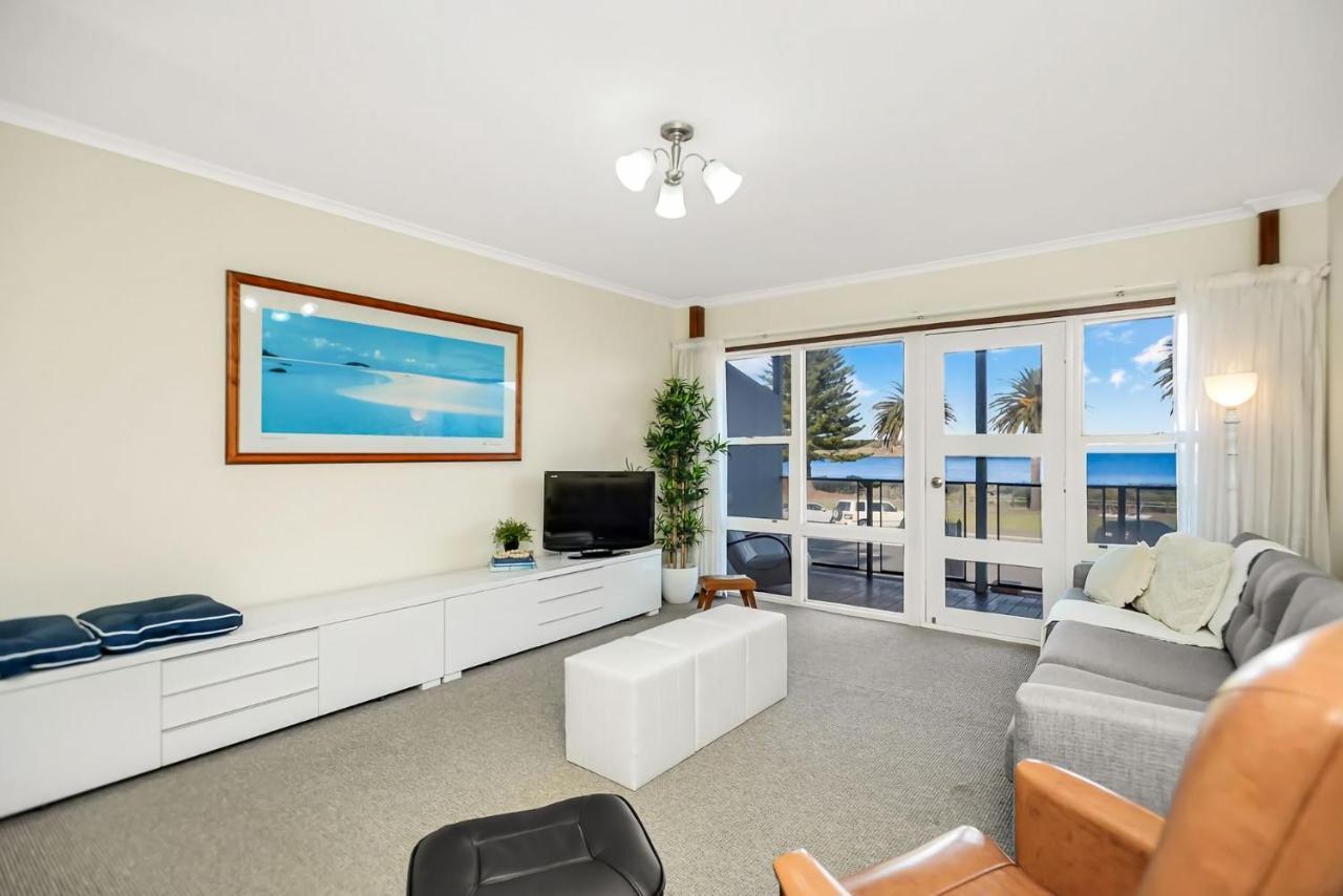 Beautiful Beach Front Townhouse Victor Harbor Esterno foto